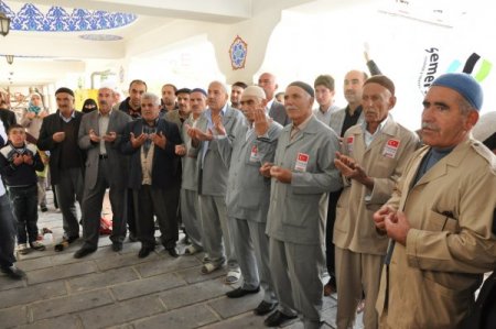 Tatvan’da hacı adayları kutsal topraklara uğurlandı