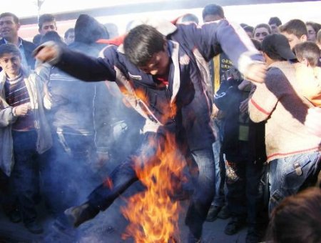 Tatvan'da İki Gün Arda Arda Nevruz Kutlaması Yapıldı
