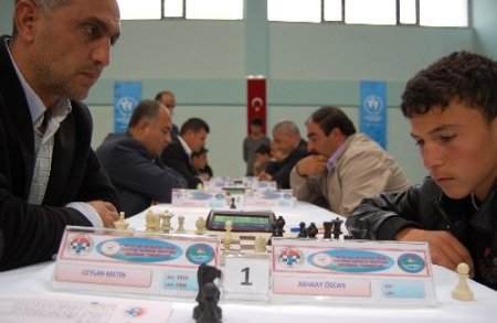 Tatvan’da satranç turnuvası başladı