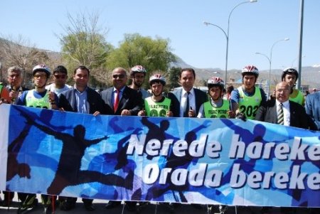 Tatvan’da tekerlekli kayak il birinciliği yarışmaları yapıldı