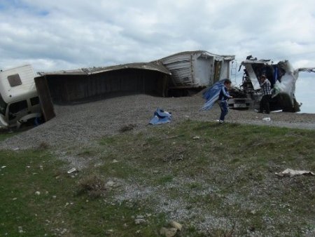 Tatvan’da trafik kazası: 1’i ağır 3 yaralı