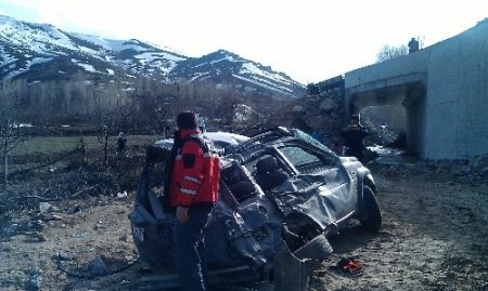 Tatvan’da trafik kazası: 3 ölü, 4 yaralı