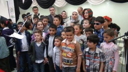 Tatvan’da yetimler sevindirildi