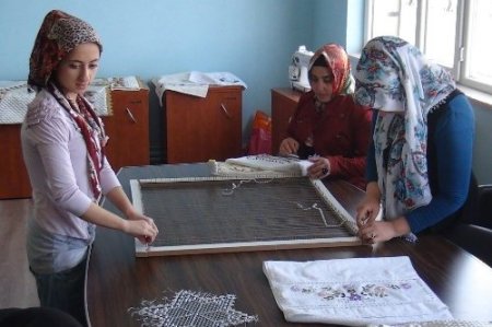Tatvanlı kadınlar TADEM’le meslek öğreniyorlar