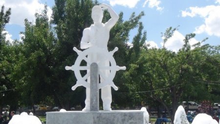 Tatvanlılar, Denizci Heykeli'ne 13 Yıl Aradan Sonra Yeniden Kavuştu