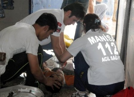 Tavuk yıkama kazanına düşen işçi ağır yaralandı