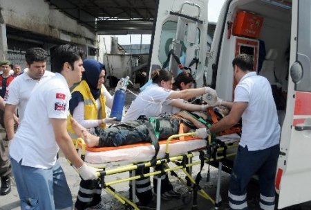 Tavuk yıkama kazanına düşen işçi ağır yaralandı