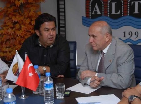 Tbmm Anayasa Komisyonu Başkanı Kuzu: Milletvekillerinin Maaşlarını Yazan Köşe Yazarları, Kendi Maaşlarını Da Yazsın