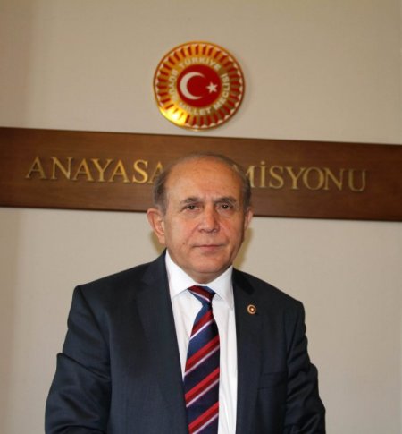 TBMM Anayasa Komisyonu Başkanı Kuzu: Postal kokusu hala Anayasa'nın içinde