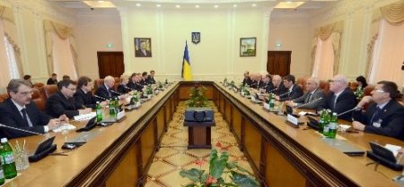 TBMM Başkanı Çiçek, Ukrayna Başbakanı Azarov ile görüştü