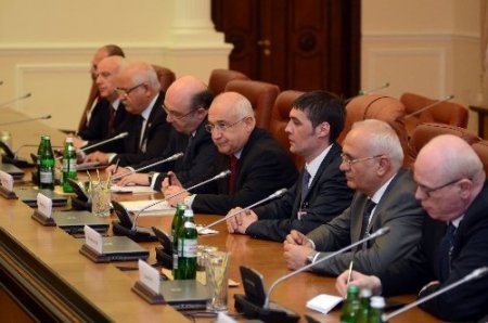 TBMM Başkanı Çiçek, Ukrayna Başbakanı Azarov ile görüştü