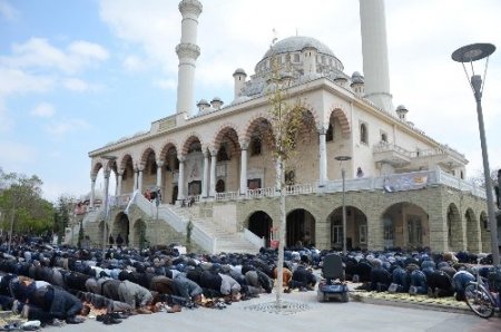 TBMM Başkanı Çiçek: Özal hakkında kim ne biliyorsa yargı makamına iletsin