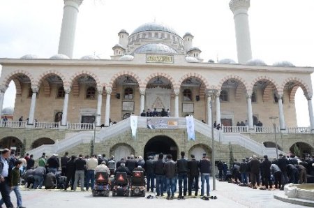 TBMM Başkanı Çiçek: Özal hakkında kim ne biliyorsa yargı makamına iletsin