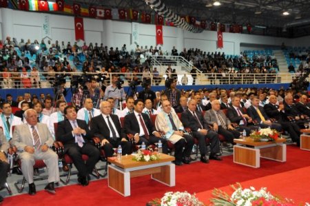 TBMM Başkanı Çiçek: Türkçemizin bozukluğu anayasamızda bile ortada