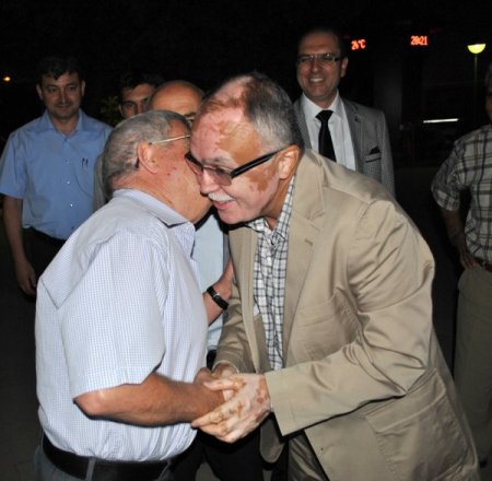 Tbmm Başkanvekili Sadık Yakut'a İlkokul Öğretmeni Sürprizi