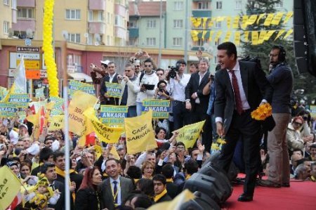 Tdh Lideri Sarıgül: Anayasayı Orasından Burasından Değiştirmekle Olmaz, Türkiye'ye Yeni Ayasa Gerekli