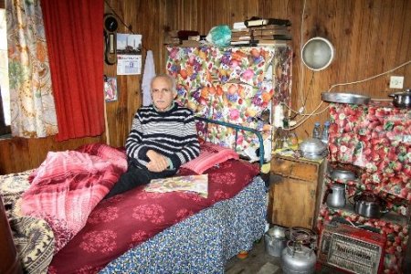 Tek odalı evde 36 yıldır ilgi bekliyor