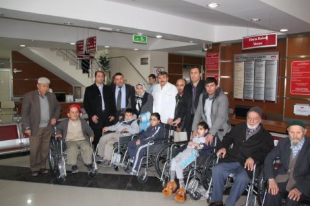 Tekerlekli sandalyesine kavuşan Esma, 4 ay sonra okula gitti