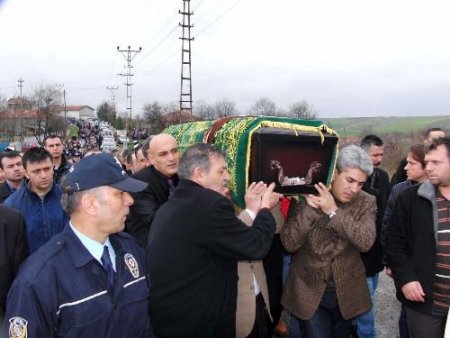 Tekirdağ İl Emniyet Müdürü Çelikbilek'in Ablası Son Yolculuğuna Uğurlandı