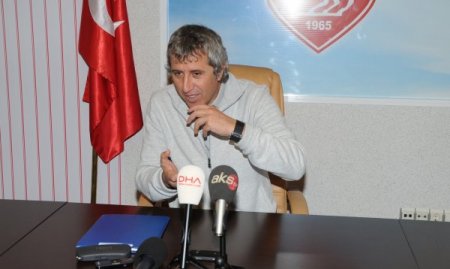 Teknik Direktör Durmuş, “Sırtımızdaki formanın ağırlığını ortaya koyacağız