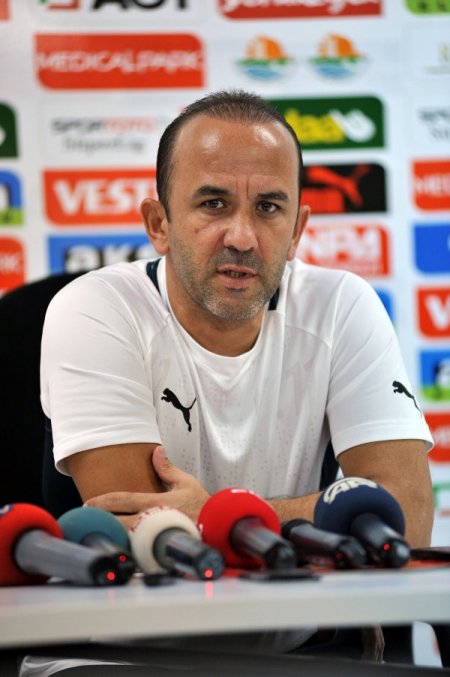 Teknik Direktör Özdilek: Ligin üst sıralarına çıkmak kolay, ama durmak zor
