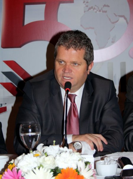 Teknolojisini Kopyaladığı Ülkelere Makine Satıyor