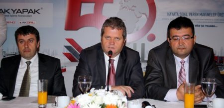 Teknolojisini Kopyaladığı Ülkelere Makine Satıyor