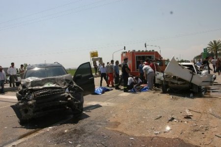 TEKRAR - Trafik kazası: 2 ölü, 2 yaralı