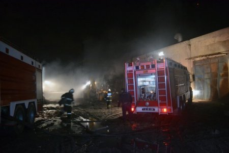 Tekstil fabrikasında çıkan yangın korkuttu