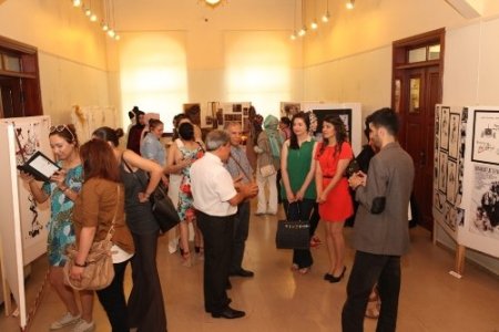 Tekstil Tasarım Bölümü'nün mezuniyet sergisi açıldı