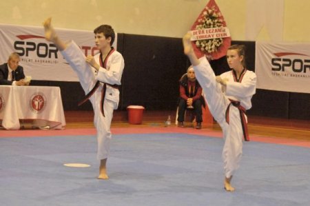 Tekvando Poomse şampiyonasında Mehmet Eroğlu Türkiye birincisi çıkardı