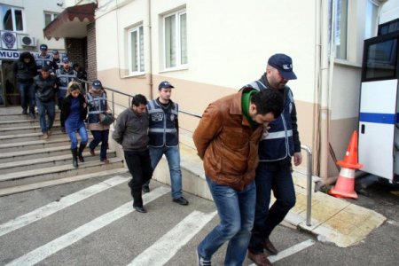 Telefon dolandırıcıları adliyeye sevk edildi