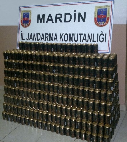 Telefon ve içki kaçakçılığı yapan 15 Suriyeli sınır dışı edildi