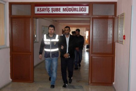 Telefonla dolandırıcılık yapan 25 kişi cezaevine konuldu