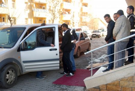 Telefonla dolandırıcılık yapan 25 kişi cezaevine konuldu