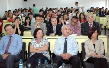 'Televizyon çocukları tüketim bireyi yapıyor'