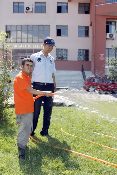 Televizyona çıkarak iş buldu, kısa sürede belediyenin maskotu oldu (Özel)