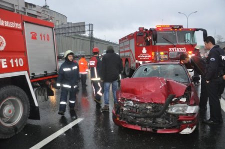 TEM Otoyolu’nda kaza: 5 yaralı (Özel)