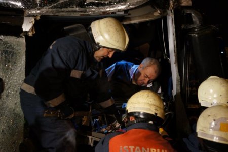 TEM Otoyolunda zincirleme kaza trafiği felç etti