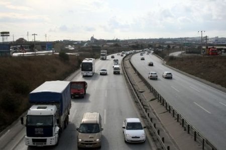 Tem Otoyolunun Gebze Mevkiinde Trafik Yoğunluğu Başladı