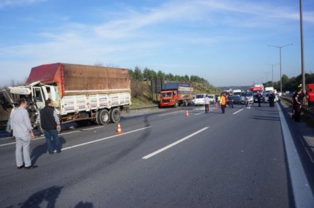 TEM'de kamyon kazası: 1 yaralı