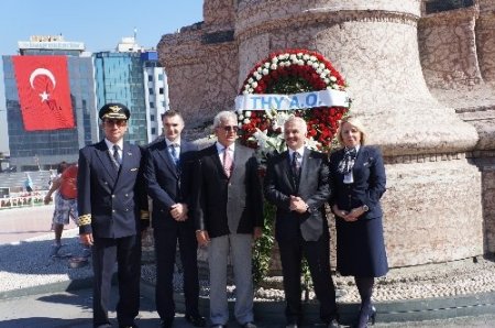 Temel Kotil: Havacılığın nasıl yapılacağını söyleyen ülke konumundayız