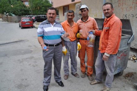 Temizlik İşçileri Engelliler İçin 20 Bin Kapak Topladı