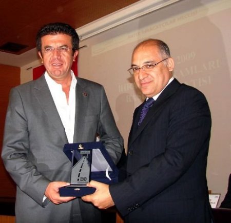 Temmuz İhracatı Yüzde 27,15'lik Düşüşle 8 Milyar 893 Milyon Dolar Oldu