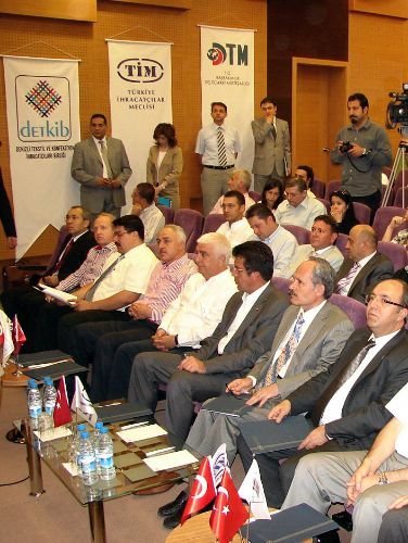 Temmuz İhracatı Yüzde 27,15'lik Düşüşle 8 Milyar 893 Milyon Dolar Oldu