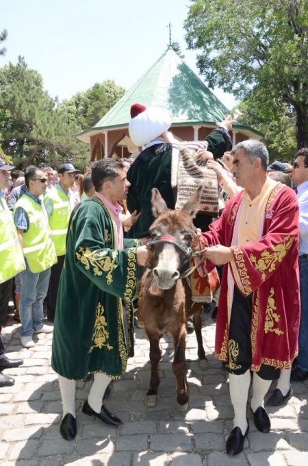 Temsili Nasreddin Hoca, Dünyaya Barış Çağrısında Bulundu