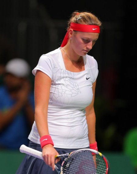 Tenis'te Kvitova veda etti, Stosur devam edecek