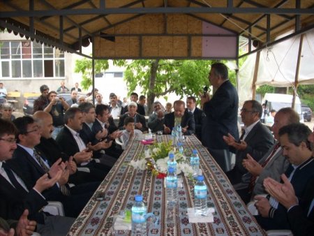 Tepeli Köylüleri Şükür Yemeği Verdi