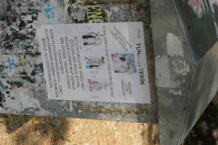 Terk Edilen Kocanın Afişli İntikamı