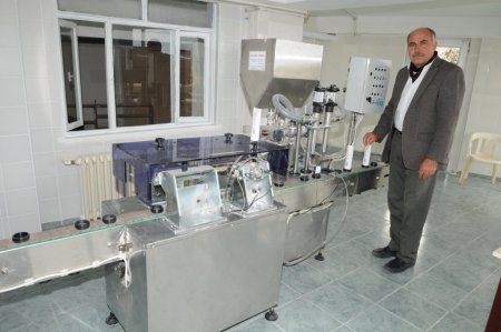 Termal çamurun kokusunu alarak krem yaptı